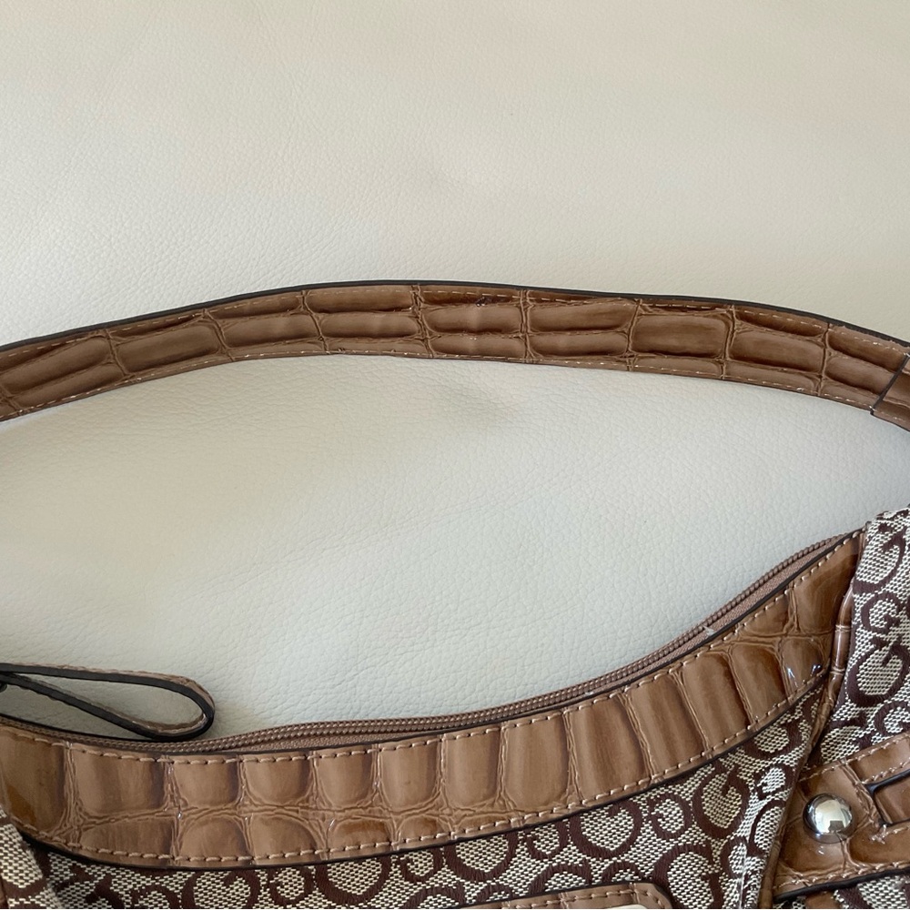 Guess ODELIA Shoulder Bag - Picture 10 of 14
